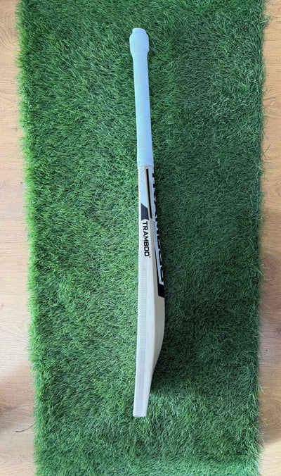 #011 Grade 2 English Willow Bat (Semi Duckbill Profile, 1180 Grams, Round Handle)