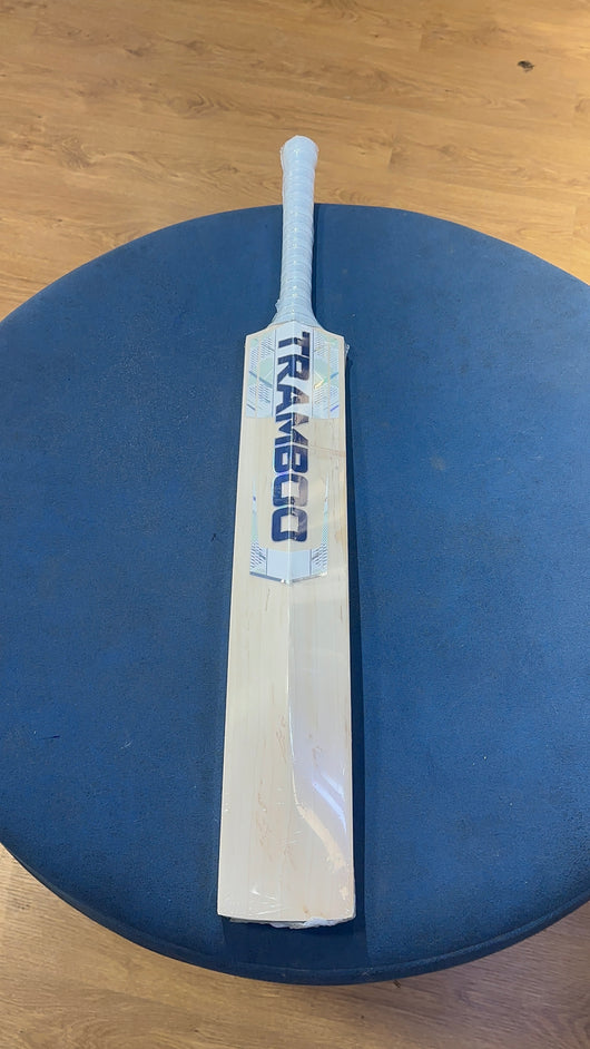 Tramboo Grade 2 English Willow Bat