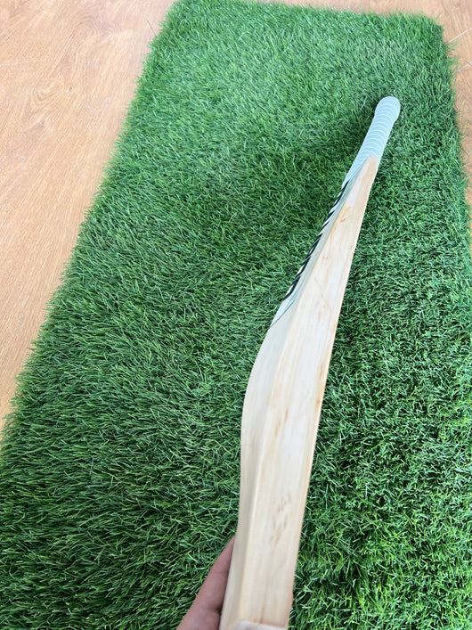 #009 Grade 2 English Willow Bat (Duckbill P, 1170 Grams, Round Handle)