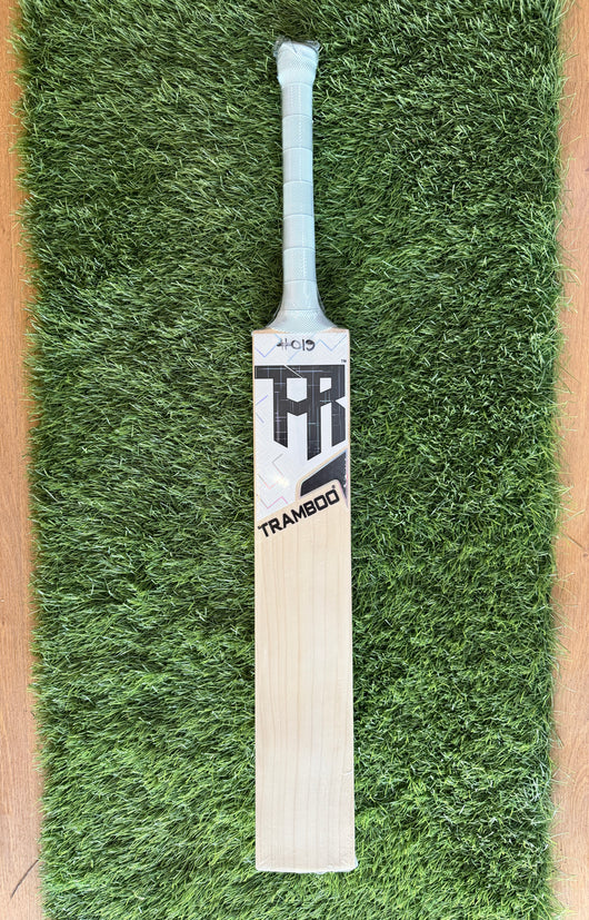 #019 Grade 2 English Willow Bat (Full Profile, 1205 Grams, Round Handle)