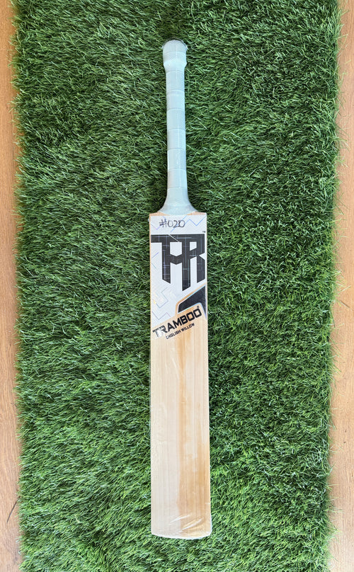 #020 Grade 2 English Willow Bat (Full Profile, 1190 Grams, Round Handle)