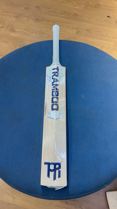 Tramboo Grade 3 English willow bat