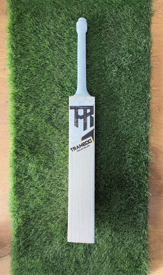 #011 Grade 2 English Willow Bat (Semi Duckbill Profile, 1180 Grams, Round Handle)