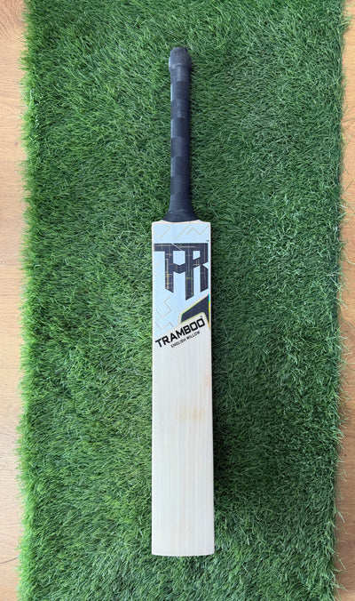 #010 Grade 1 English Willow Bat (Full Profile, 1200 Grams, Round Handle)