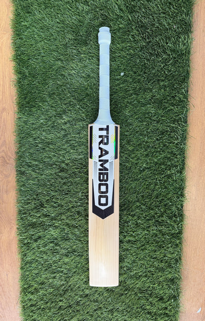 #013 Grade 1+ English Willow Bat (Full Profile, 1200 Grams, Round Handle)