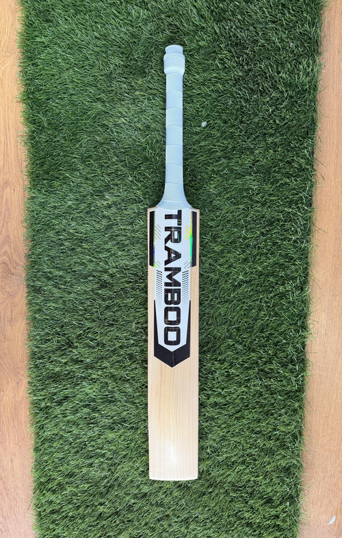 #013 Grade 1+ English Willow Bat (Full Profile, 1200 Grams, Round Handle)