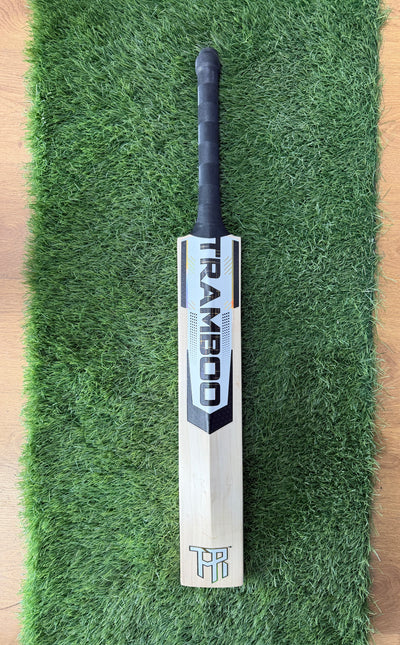 #010 Grade 1 English Willow Bat (Full Profile, 1200 Grams, Round Handle)