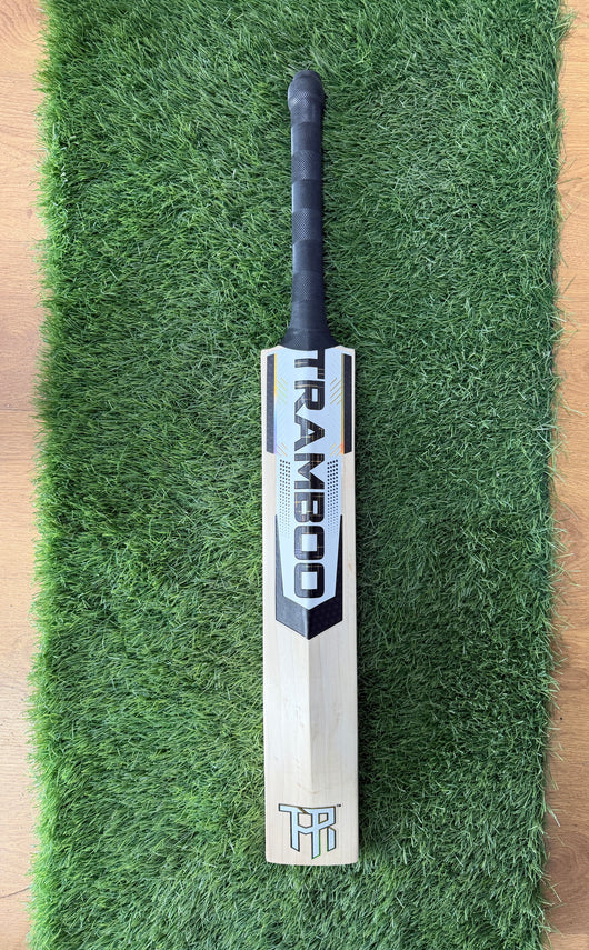 #010 Grade 1 English Willow Bat (Full Profile, 1200 Grams, Round Handle)