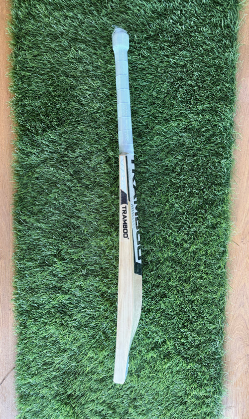 #021 Grade 2 English Willow Bat (Full Profile, 1190 Grams, Round Handle)