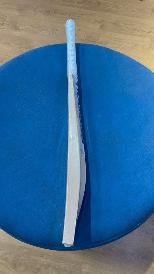 Tramboo Grade 1 English Willow Bat