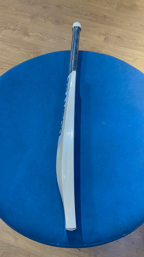 Tramboo Grade 2 English Willow Bat (Duckbill)