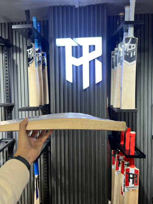 Tramboo Grade 2 English Willow Bat (Duckbill)