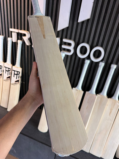 #EW-RS 2 Grade 2 English Willow Bat (Dhoni Profile, Round Toe, 1210 Grams, Semi Oval Handle)