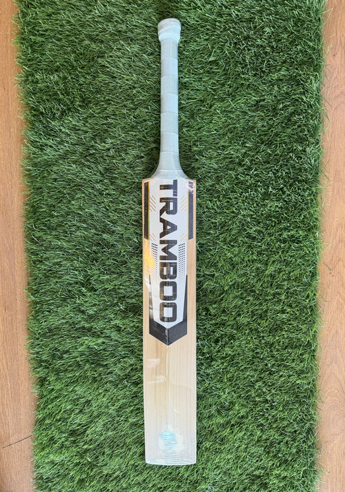 #015 Grade 1 English Willow Bat (Full Profile, 1220 Grams, Round Handle)