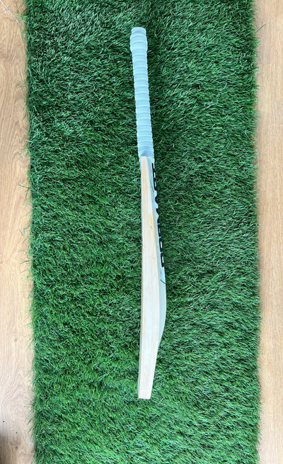 #009 Grade 2 English Willow Bat (Duckbill P, 1170 Grams, Round Handle)