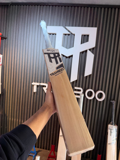 #021 Grade 2 English Willow Bat (Full Profile, 1190 Grams, Round Handle)