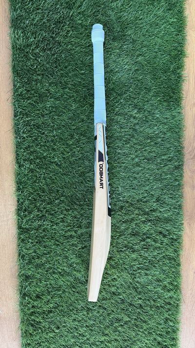 #013 Grade 1+ English Willow Bat (Full Profile, 1200 Grams, Round Handle)