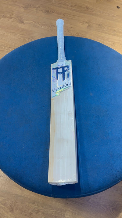 Tramboo Grade 2 English Willow Bat