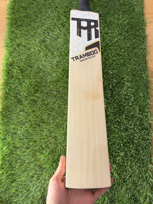 #010 Grade 1 English Willow Bat (Full Profile, 1200 Grams, Round Handle)