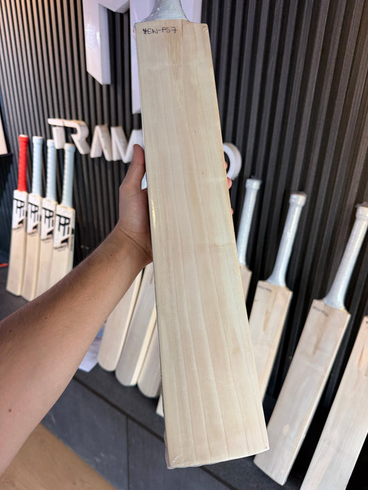 #EW-FS7 Grade 3 English Willow Bat (Full Profile, 1185 Grams, Round Handle)