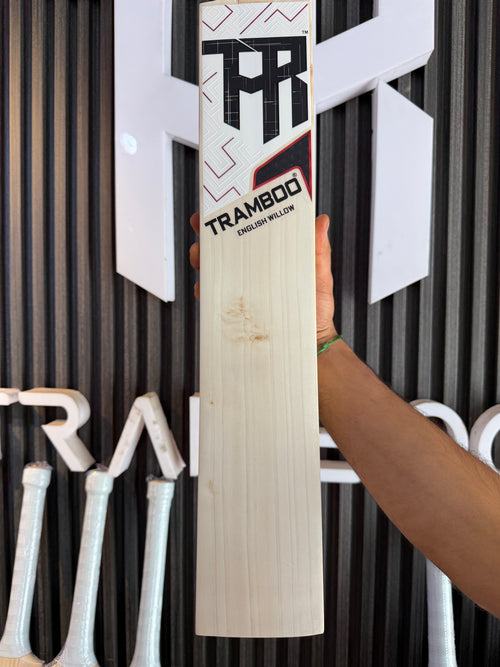 #EW17 Grade 3 English Willow Bat (Full Profile, 1230 Grams, Round Handle)