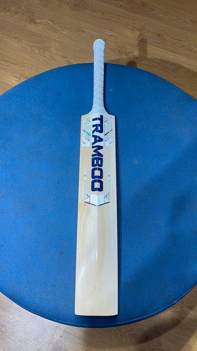 Tramboo Grade 2 English Willow bat