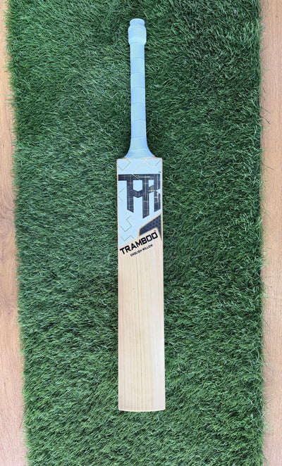 #013 Grade 1+ English Willow Bat (Full Profile, 1200 Grams, Round Handle)