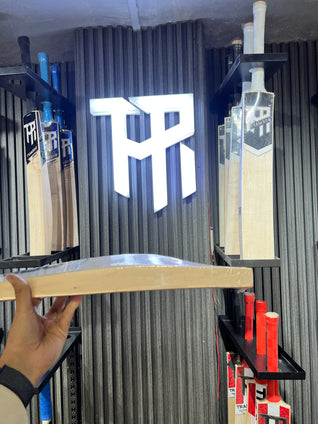 Tramboo Grade 2 English Willow Bat (Duckbill)