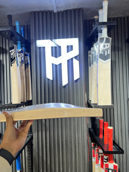 Tramboo Grade 2 English Willow Bat (Duckbill)