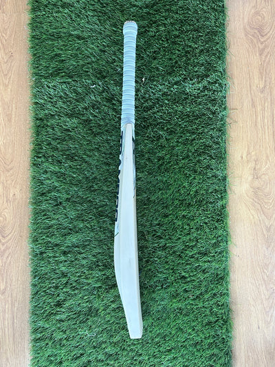 #001 Grade 2 English Willow Bat (Full Profile, 1200 Grams, Semi Oval Handle)