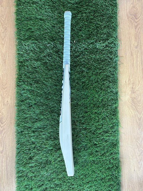 #001 Grade 2 English Willow Bat (Full Profile, 1200 Grams, Semi Oval Handle)