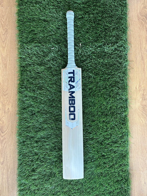 #001 Grade 2 English Willow Bat (Full Profile, 1200 Grams, Semi Oval Handle)