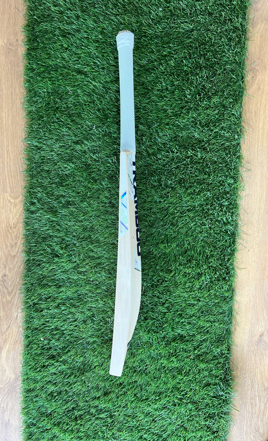 #002 Grade 2 English Willow Bat (Full Profile, 1200 Grams, Round Handle)