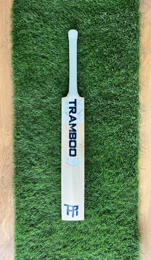 #002 Grade 2 English Willow Bat (Full Profile, 1200 Grams, Round Handle)