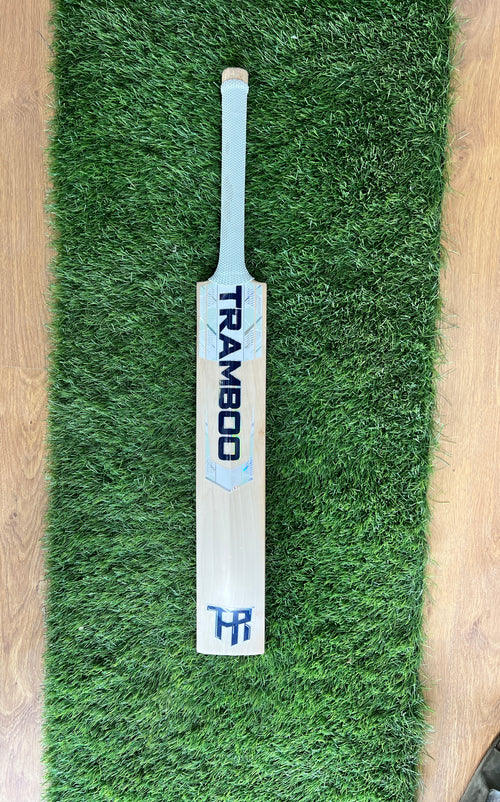 #003 Grade 2 English Willow Bat (Duckbill Profile, 1220 Grams, Round Handle)