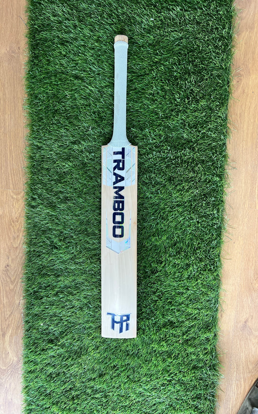 #003 Grade 2 English Willow Bat (Duckbill Profile, 1220 Grams, Round Handle)