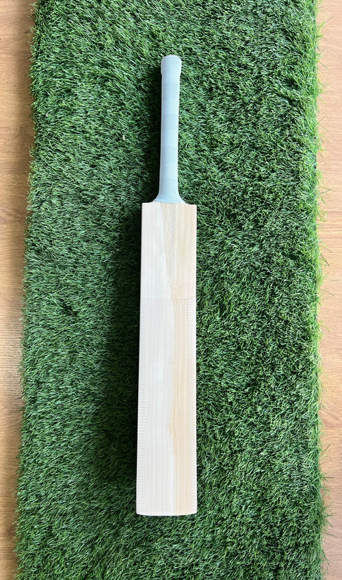 #008 Grade 2 English Willow Bat (Full Profile - Hard Hitting, 1250 Grams, Round Handle)