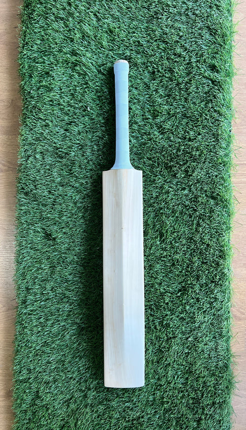 #008 Grade 2 English Willow Bat (Full Profile - Hard Hitting, 1250 Grams, Round Handle)