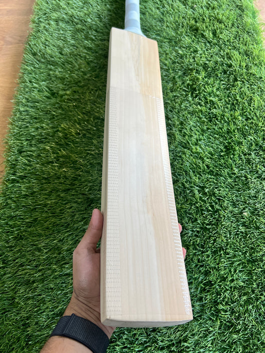 #008 Grade 2 English Willow Bat (Full Profile - Hard Hitting, 1250 Grams, Round Handle)