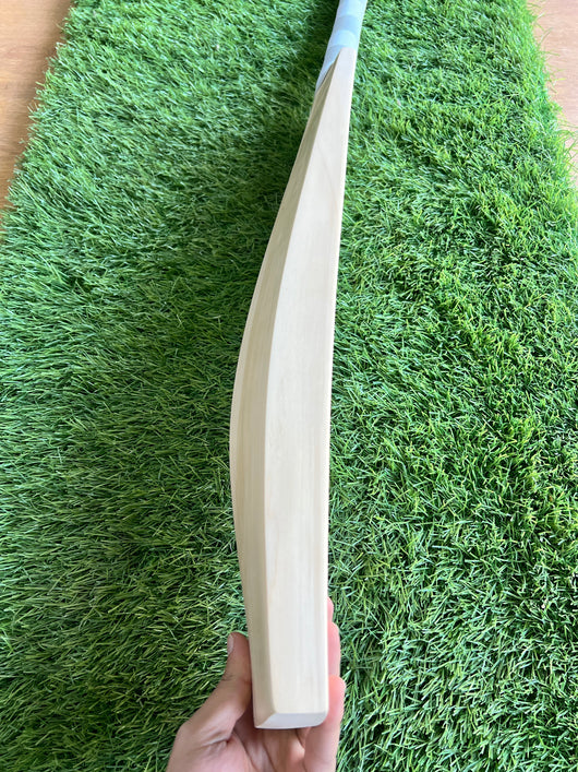 #007 Grade 1 English Willow Bat (Full Profile, 1180 Grams, Round Handle)