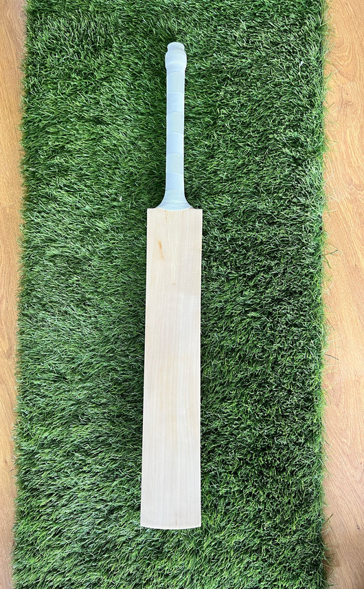 #007 Grade 1 English Willow Bat (Full Profile, 1180 Grams, Round Handle)