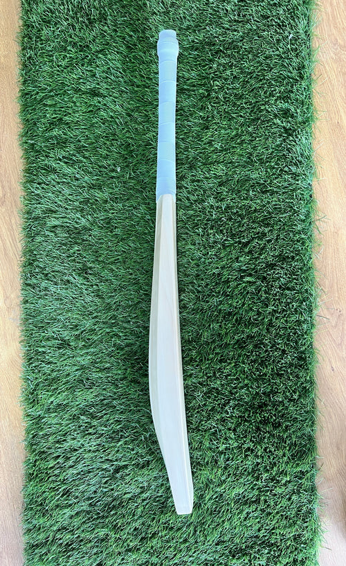 #007 Grade 1 English Willow Bat (Full Profile, 1180 Grams, Round Handle)