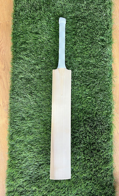 #006 Grade 1 English Willow Bat (Duckbill Profile, 1180 Grams, Round Handle)